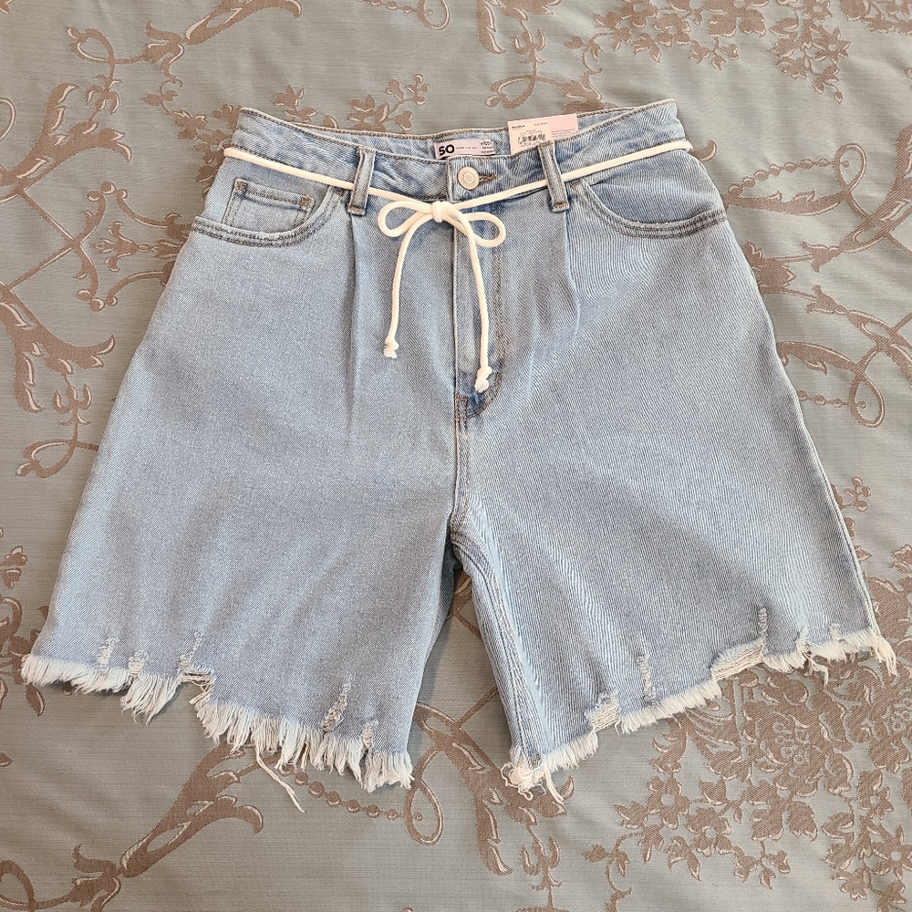 SO Super High Rise Distressed Bermuda Light Blue Denim Shorts Juniors Size 9